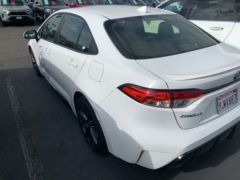 Used 2024 Toyota Corolla SE w/ SE Package FWD image 8