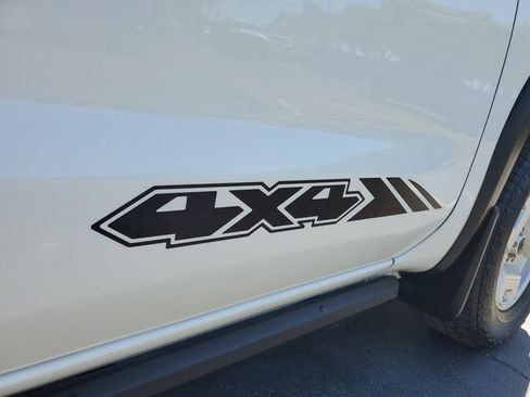 Used 2024 Nissan Frontier SV w/ Hardbody Edition image 8