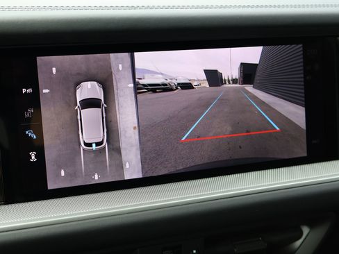 New 2026 Porsche Cayenne image 17