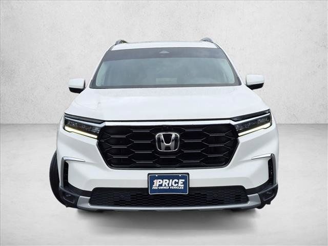 Used 2025 Honda Pilot Elite image 2
