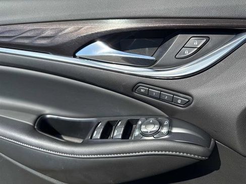 Used 2022 Buick Enclave Avenir image 10