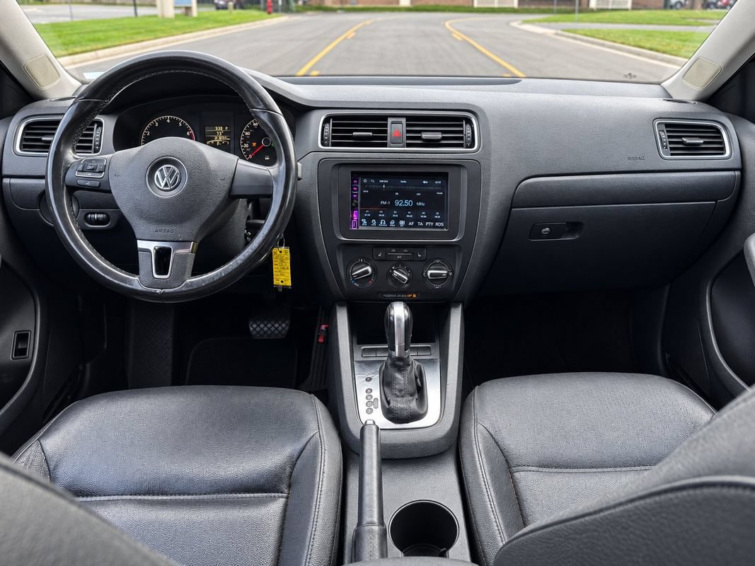 Used 2011 Volkswagen Jetta SE FWD image 14