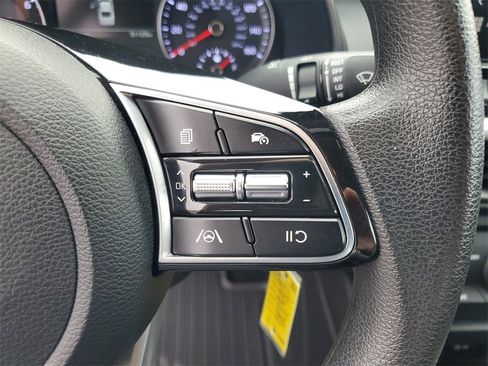 Used 2023 Kia Forte LXS image 12