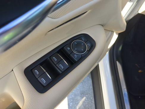 Used 2017 Cadillac XT5 Luxury w/ Driver Awareness Package image 18