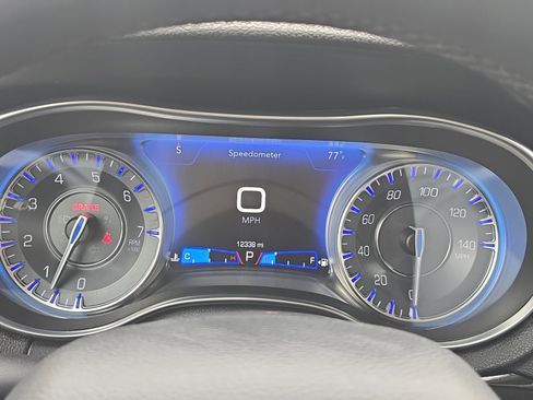 Certified 2023 Chrysler 300 Touring RWD image 18