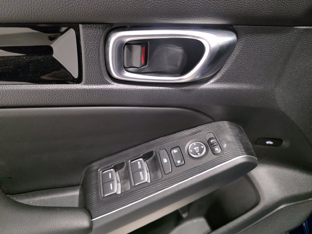 Used 2022 Honda Civic Touring image 18