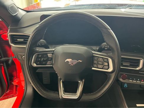 Used 2025 Ford Mustang GT Premium image 9