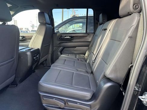 Certified 2025 Chevrolet Suburban Z71 image 15