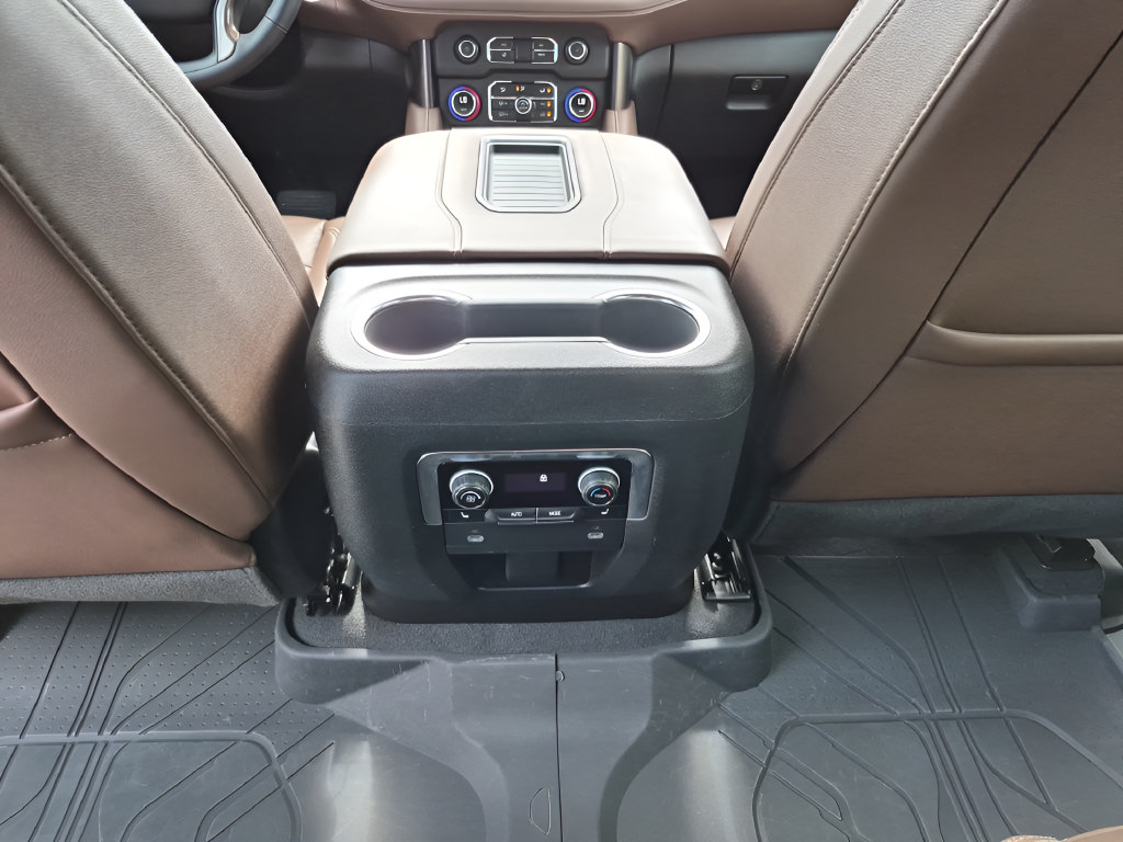 Used 2024 Chevrolet Tahoe High Country RWD image 29