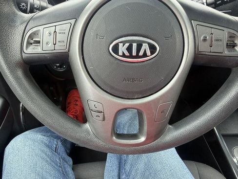 Used 2011 Kia Soul + w/ Audio Pkg FWD image 11