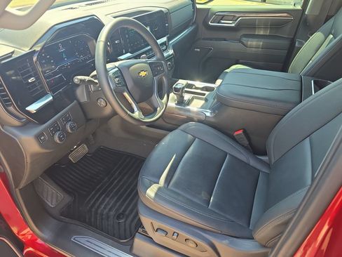Used 2024 Chevrolet Silverado 1500 LTZ w/ LTZ Convenience Package II AWD/4WD image 17