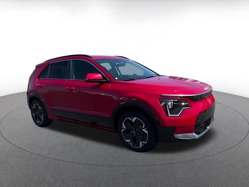 Used 2023 Kia Niro Wind FWD image 2