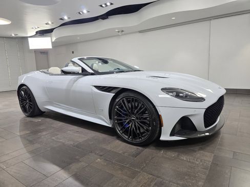 Used 2021 Aston Martin DBS Superleggera Volante image 1