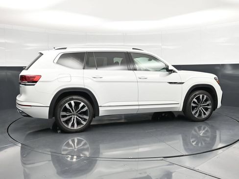 Used 2023 Volkswagen Atlas SEL Premium AWD/4WD image 3