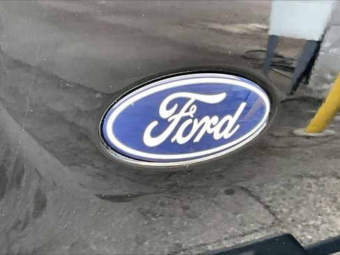 Used 2025 Ford F150 Lightning Lariat image 34