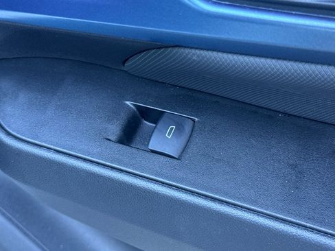 Used 2024 Chevrolet Equinox EV LT image 23