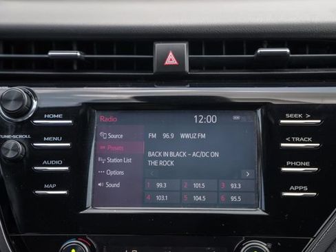 Used 2019 Toyota Camry SE FWD image 18