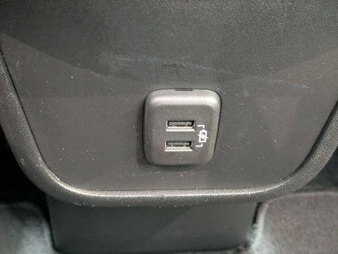 Used 2023 Chevrolet Equinox RS FWD image 16