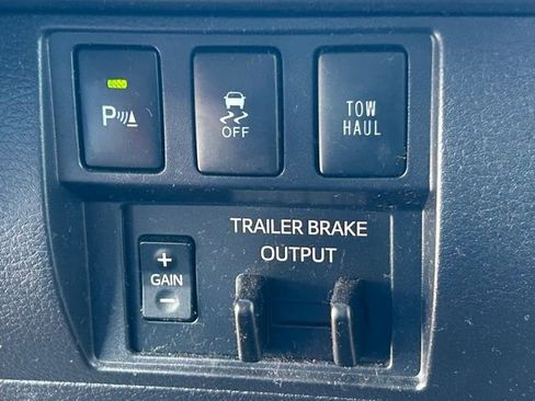 Used 2018 Toyota Tundra SR5 image 17