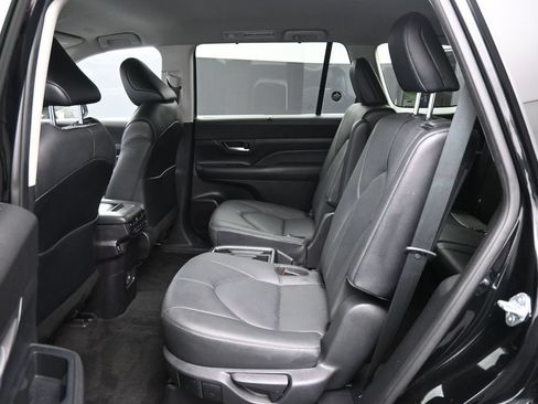 Used 2024 Toyota Grand Highlander AWD image 21