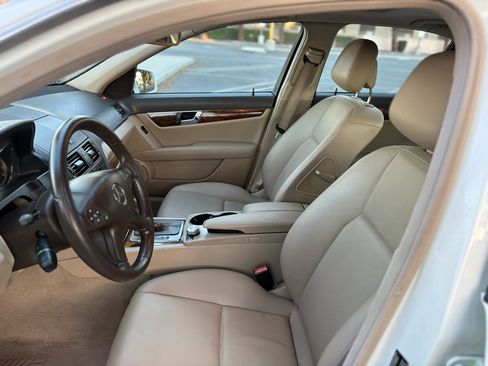 Used 2010 Mercedes-Benz C 300 Luxury image 10