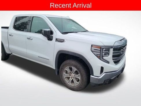 Used 2025 GMC Sierra 1500 SLT image 8