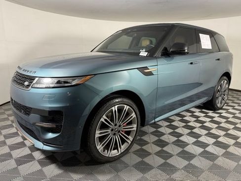 Used 2024 Land Rover Range Rover Sport Dynamic SE AWD/4WD image 2