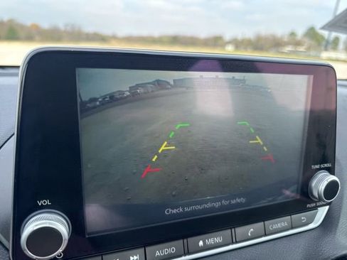 Used 2023 Nissan Sentra SV image 12