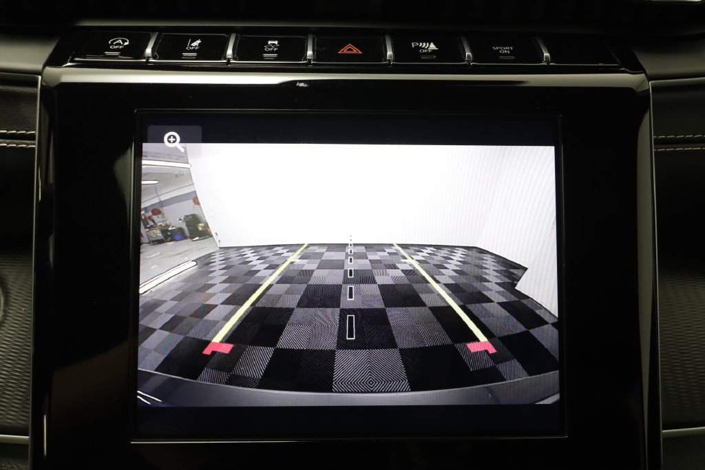 Used 2023 Jeep Grand Cherokee L Altitude AWD/4WD image 10
