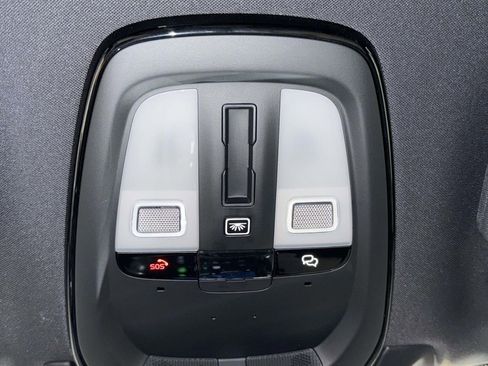 Used 2025 Volvo XC90 B6 Plus image 26