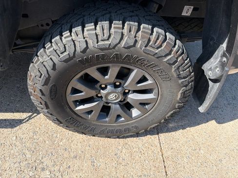 Used 2023 Toyota Tacoma SR5 RWD image 7