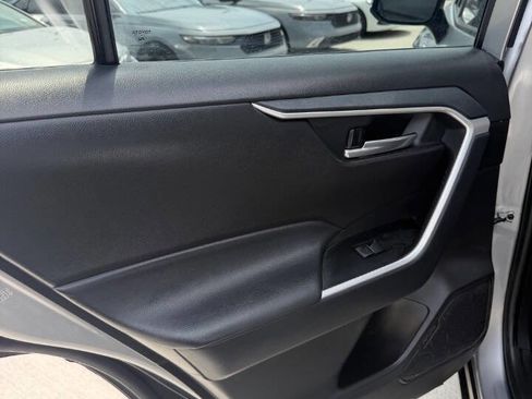 Used 2025 Toyota RAV4 XLE AWD/4WD image 21