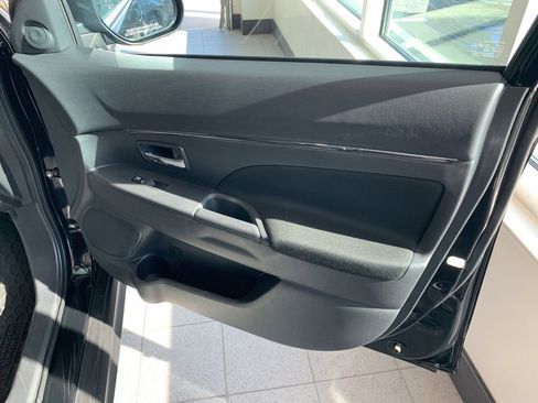 Used 2024 Mitsubishi Outlander Sport LE AWD/4WD image 16