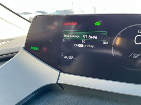 Used 2025 Toyota Prius LE image 38