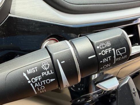 Used 2023 Acura MDX w/ Technology Package FWD image 34