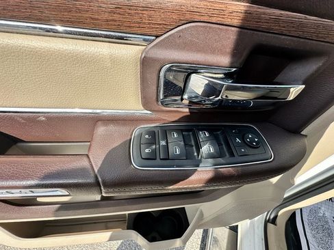 Used 2018 RAM 1500 Laramie AWD/4WD image 7