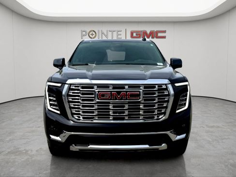 Used 2025 GMC Yukon Denali AWD/4WD image 12