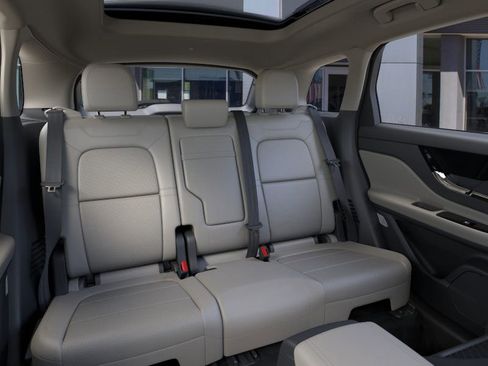 New 2026 Lincoln Corsair Reserve image 11