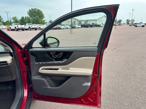 Used 2023 Lincoln Corsair AWD w/ Equipment Group 101A image 29