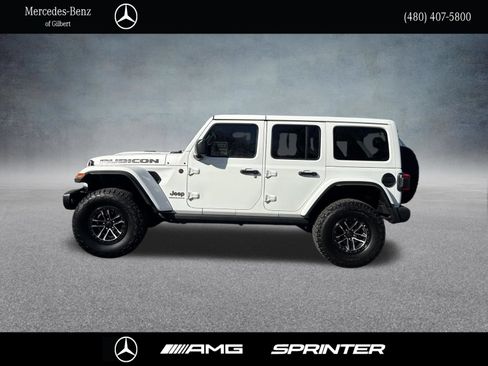 Used 2025 Jeep Wrangler Unlimited Rubicon AWD/4WD image 3