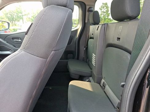 Used 2025 Nissan Frontier SV RWD image 11