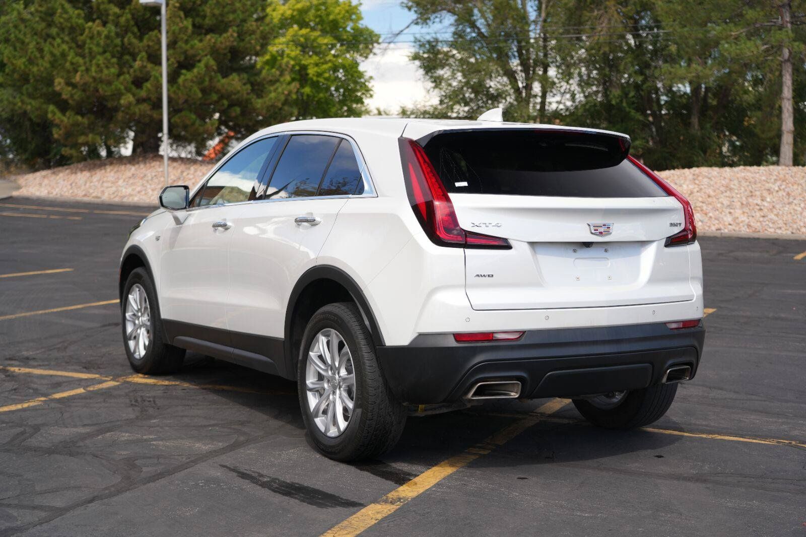 Used 2023 Cadillac XT4 Luxury w/ Driver Awareness Package AWD/4WD image 3