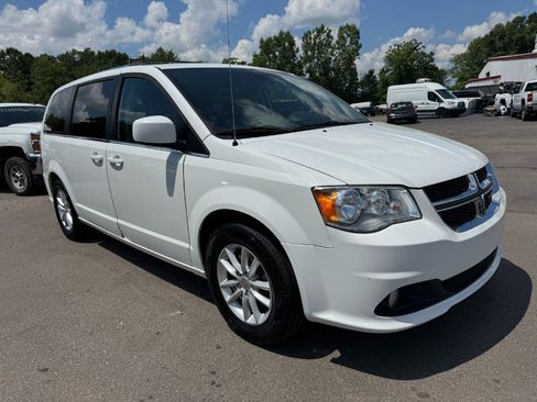 Used 2019 Dodge Grand Caravan SXT FWD image 7