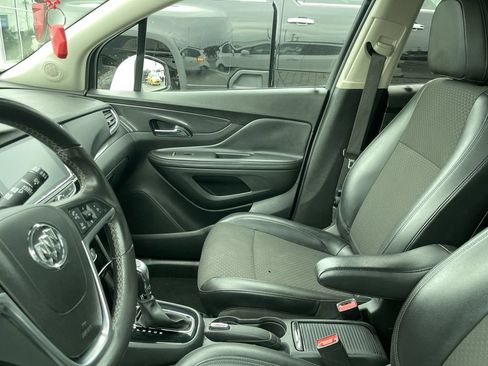 Used 2020 Buick Encore Preferred FWD image 3