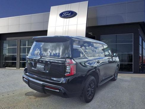 Used 2025 Nissan Armada SV AWD/4WD image 2