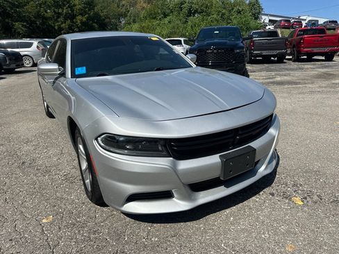Used 2022 Dodge Charger SXT w/ Leather Interior Group RWD image 4