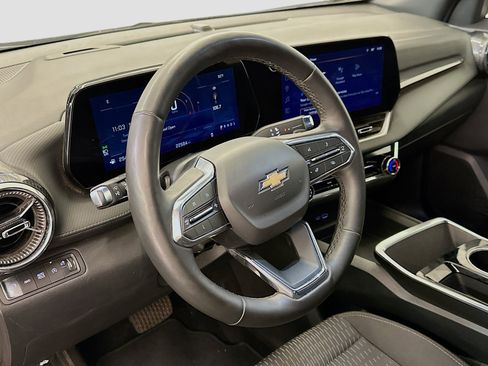 Used 2025 Chevrolet Equinox LT image 18