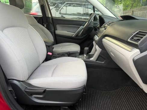 Used 2017 Subaru Forester 2.5i AWD/4WD image 10