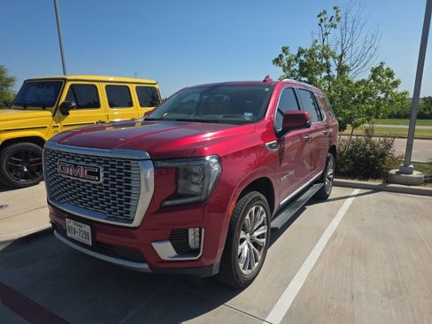 Used 2021 GMC Yukon Denali w/ Denali Premium Package AWD/4WD image 4