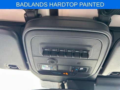 Certified 2025 Ford Bronco Badlands AWD/4WD image 29